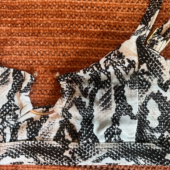 Shein bikini - new with liner - Picture 2 of 3